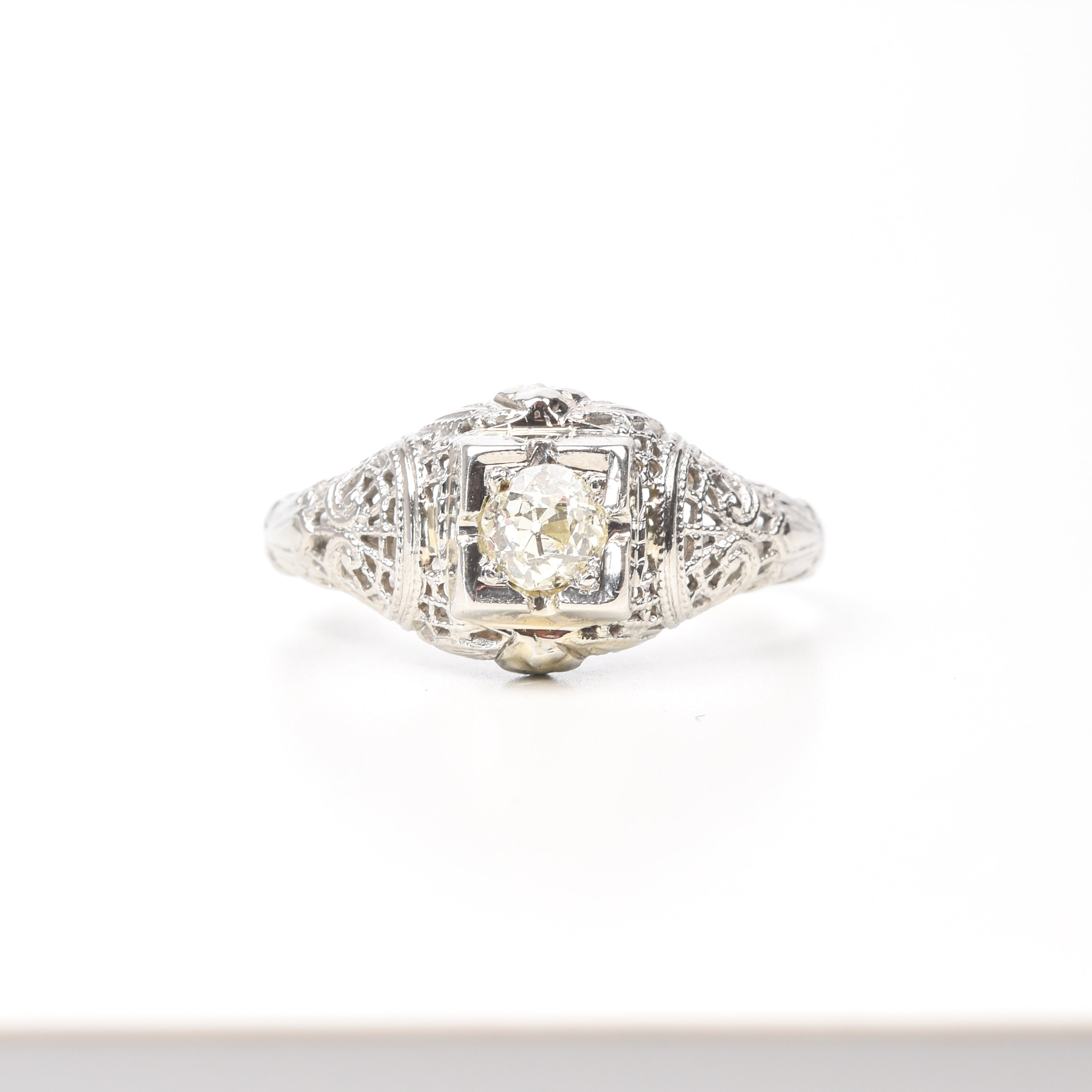 18k-diamond-solitaire-329-04.jpg