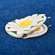 Cute Beaded Daisy Coin Purse, Small Kiss Clasp Flower Clutch, Vintage Delill Handbags, 4"