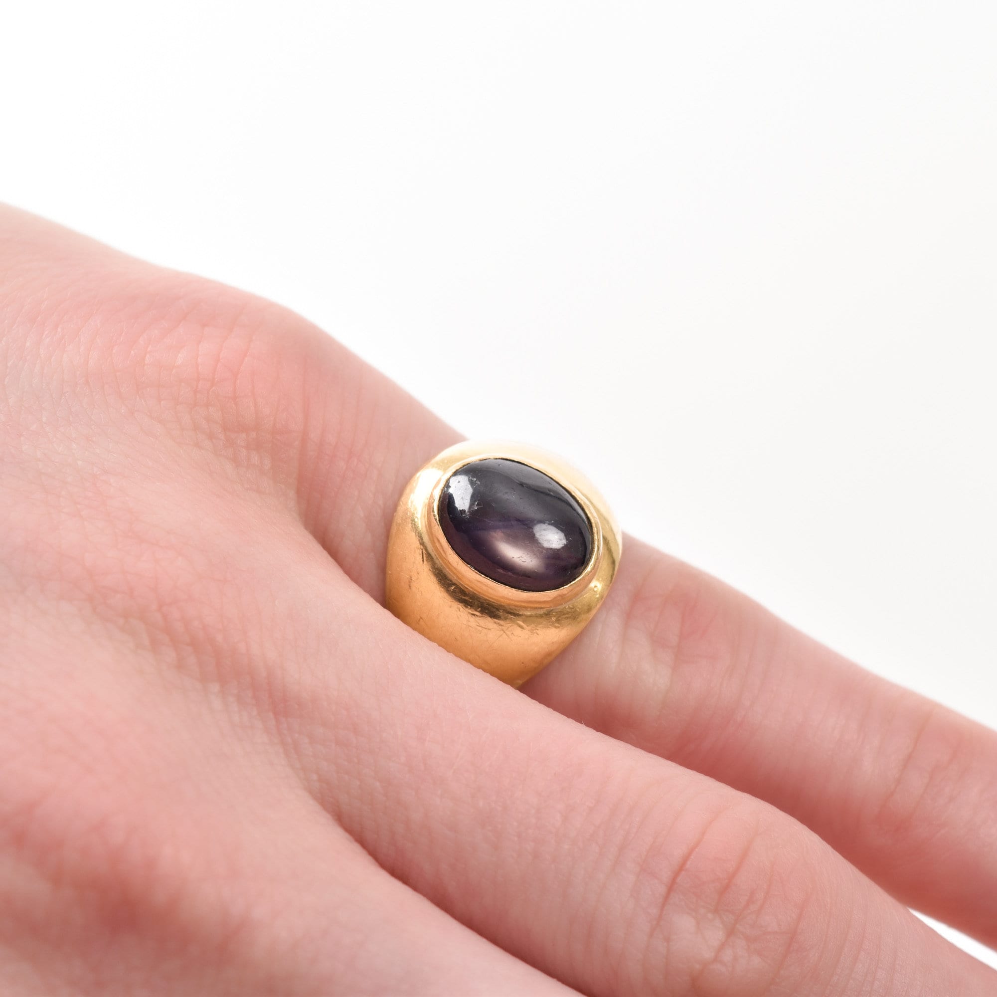 Black Star Sapphire Ring In 18K Yellow Gold, Solid Gold Cab Ring, Estate Jewelry, Size 5 3/4 US