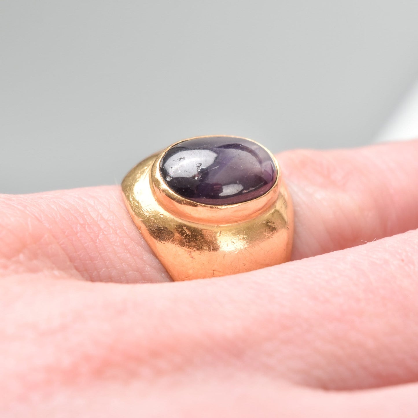 Black Star Sapphire Ring In 18K Yellow Gold, Solid Gold Cab Ring, Estate Jewelry, Size 5 3/4 US