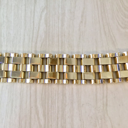 Vintage gold-toned chunky link chain bracelet, suitable as a gift for Mom