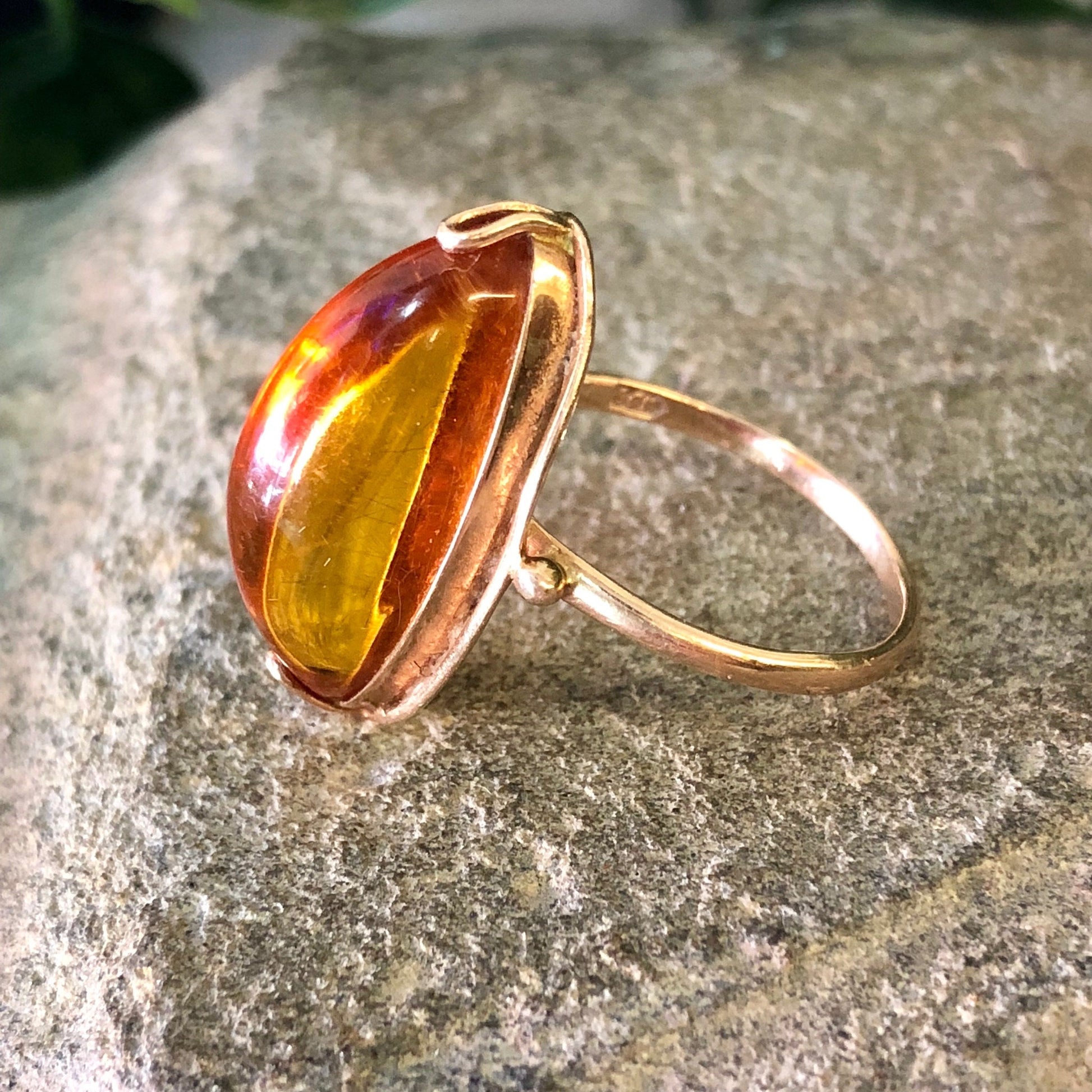 Vintage 10K yellow gold ring with amber stone, antique amber jewelry