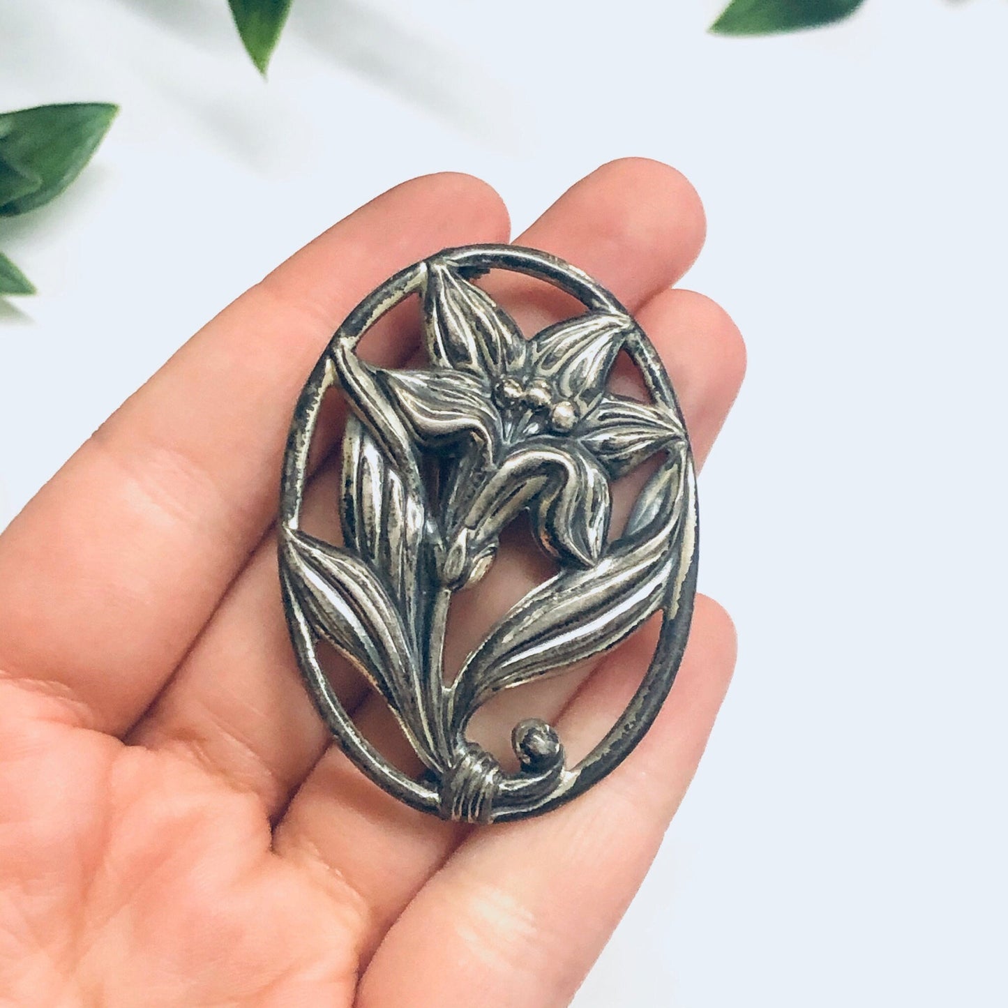 Silver Flower Pin, Brooch with Floral Design, Flower Jewelry, Vintage Brooch, Silver Pin