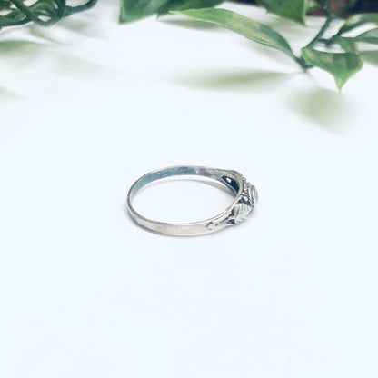 Silver Blue Lapis Ring with Leaf Design, Vintage Silver Ring, Blue Lapis Jewelry, Thin Band Ring