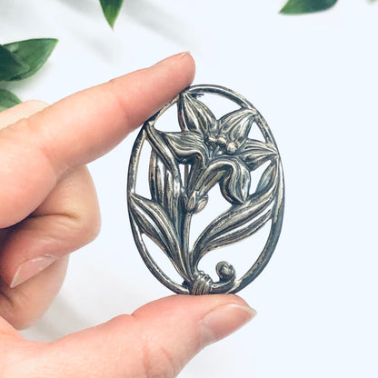 Silver Flower Pin, Brooch with Floral Design, Flower Jewelry, Vintage Brooch, Silver Pin