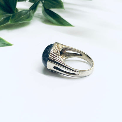 Vintage silver ring with oval blue lapis lazuli stone, textured shoulders, unique statement cocktail ring jewelry, perfect Valentine's Day gift