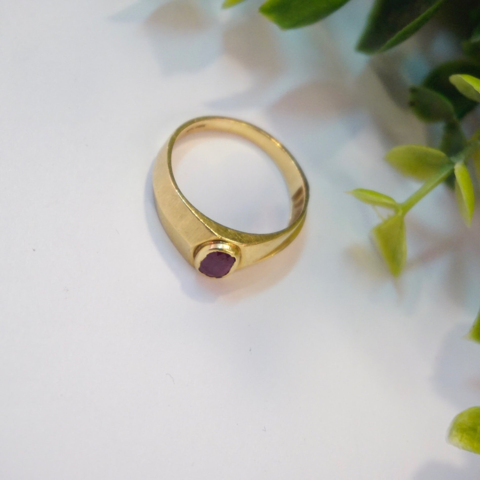 Vintage 10K gold ring with small authentic ruby gemstone, unisex ring with gold band and red ruby, size 10 1/4 US