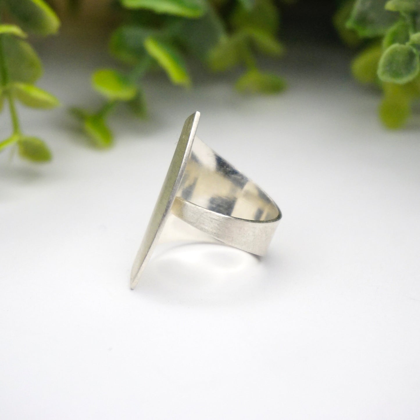 Vintage Kathy Lynn Mayeda sterling silver wrap ring with modernist fan design, rare 925 KLM designer silver jewelry.