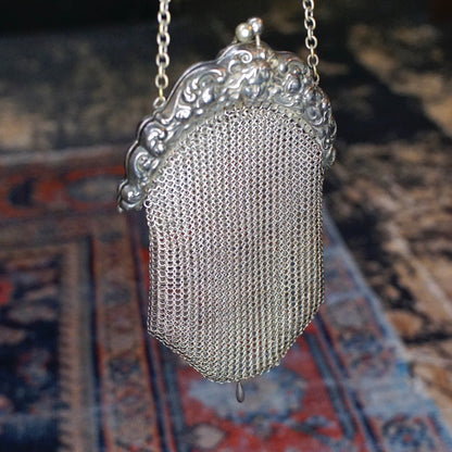 Antique Art Nouveau sterling silver chain mail coin purse with embossed decorative frame, well preserved vintage mesh purse, 925 silver hallmark.