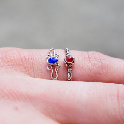 Vintage Sterling Silver & Lapis Lazuli Wire Ring, Petite Silver Ring With Small Lapis Stone, Cute Stackable Ring, 925 Jewelry, Size 7 3/4 US