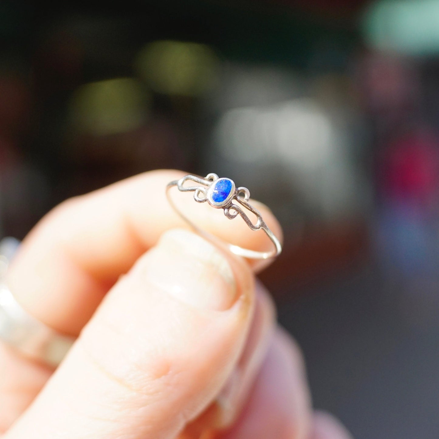 Vintage Sterling Silver & Lapis Lazuli Wire Ring, Petite Silver Ring With Small Lapis Stone, Cute Stackable Ring, 925 Jewelry, Size 7 3/4 US