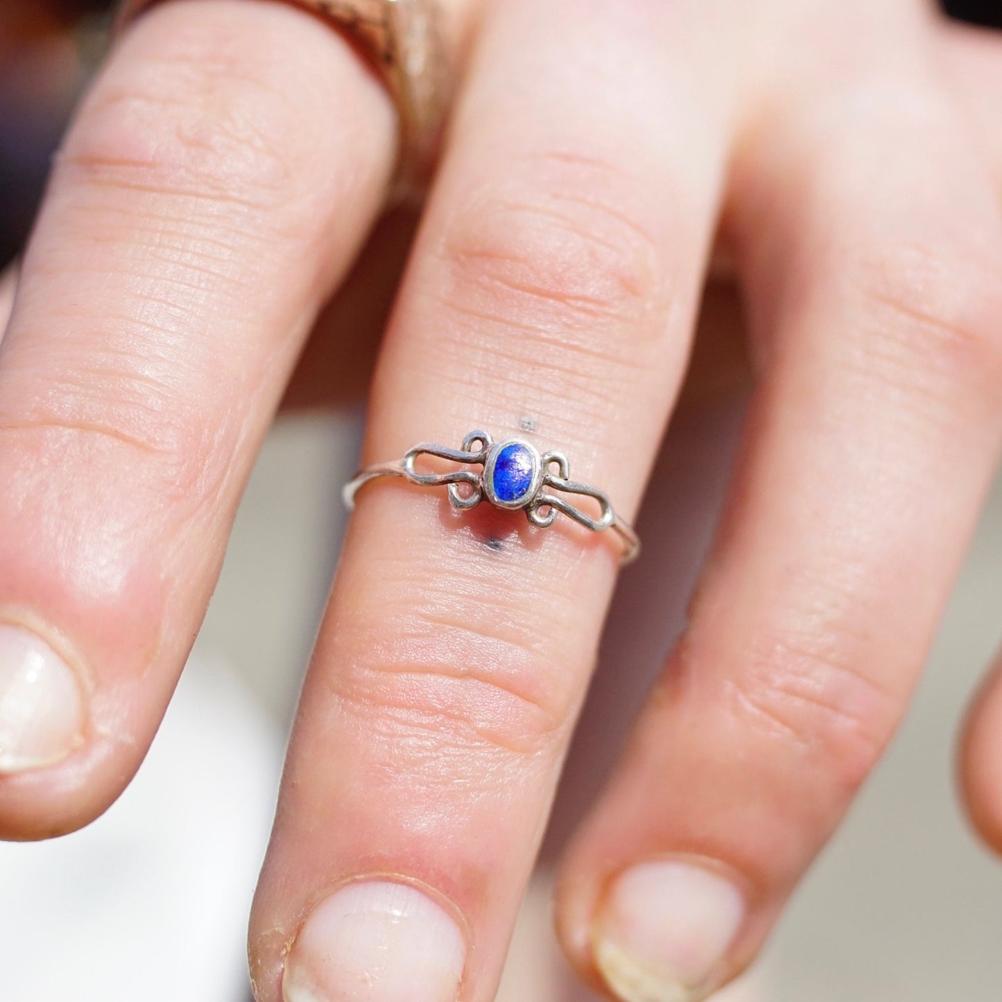 Vintage Sterling Silver & Lapis Lazuli Wire Ring, Petite Silver Ring With Small Lapis Stone, Cute Stackable Ring, 925 Jewelry, Size 7 3/4 US