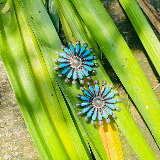 Vintage Zuni Native American Turquoise Needlepoint Earrings, Flower Disc Stud Earrings, Turquoise Cluster Earrings, 7/8