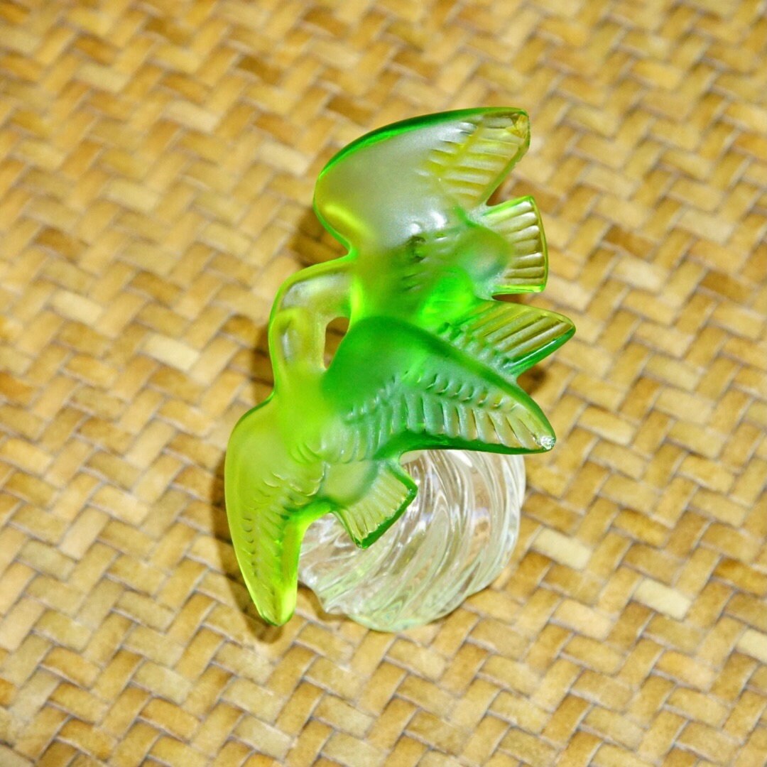 Vintage green Lalique glass dove perfume bottle stopper by Nina Ricci, clear ridged glass bottle, 3.75 inches tall