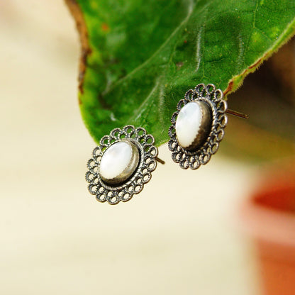 Vintage Silver Filigree Mother Of Pearl Stud Earrings, Iridescent White Shell, Ornate Silver Wire Frame, 5/8" L