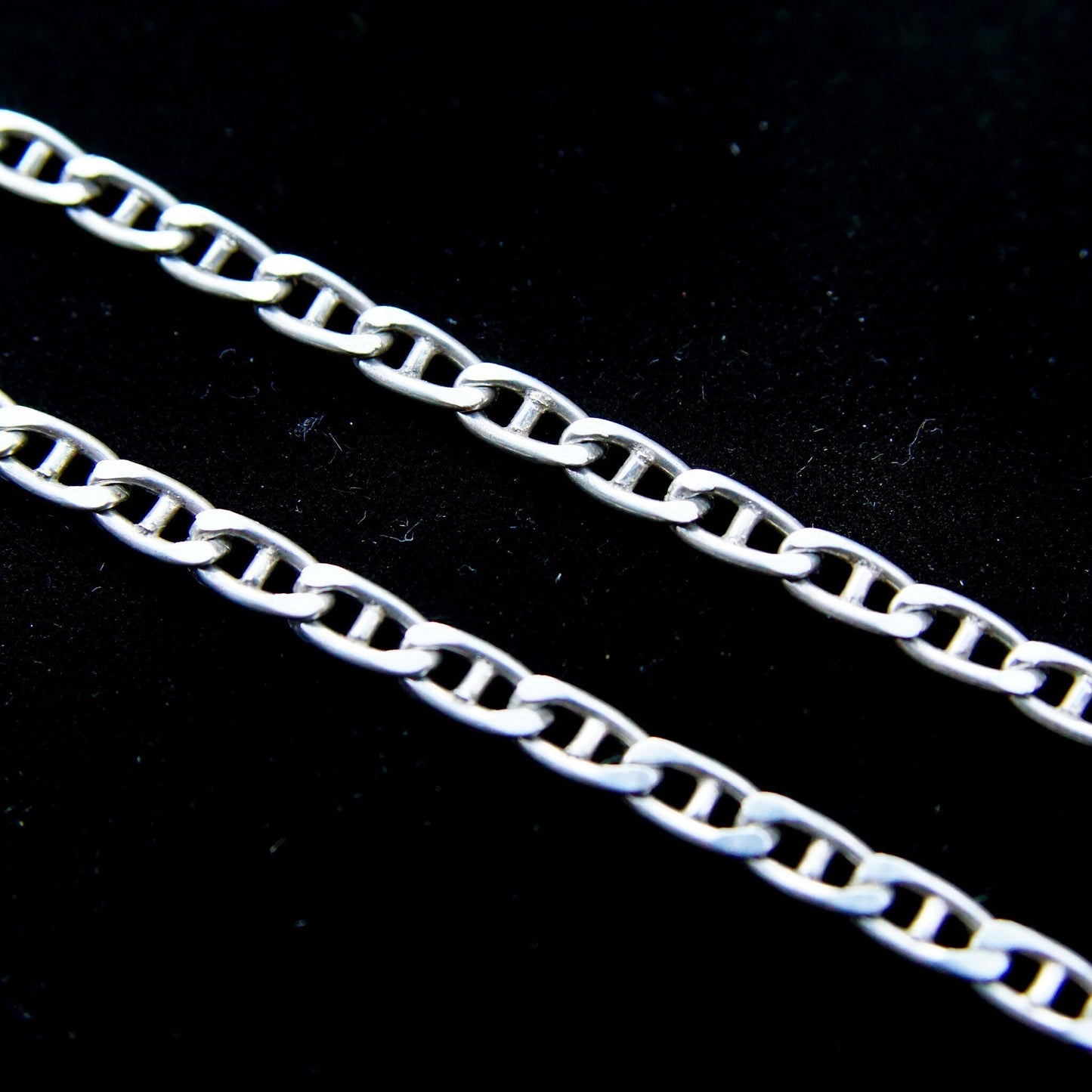 Vintage Italian sterling silver mariner chain necklace, 3.5mm anchor chain, minimalist solid silver unisex chain necklace on black background
