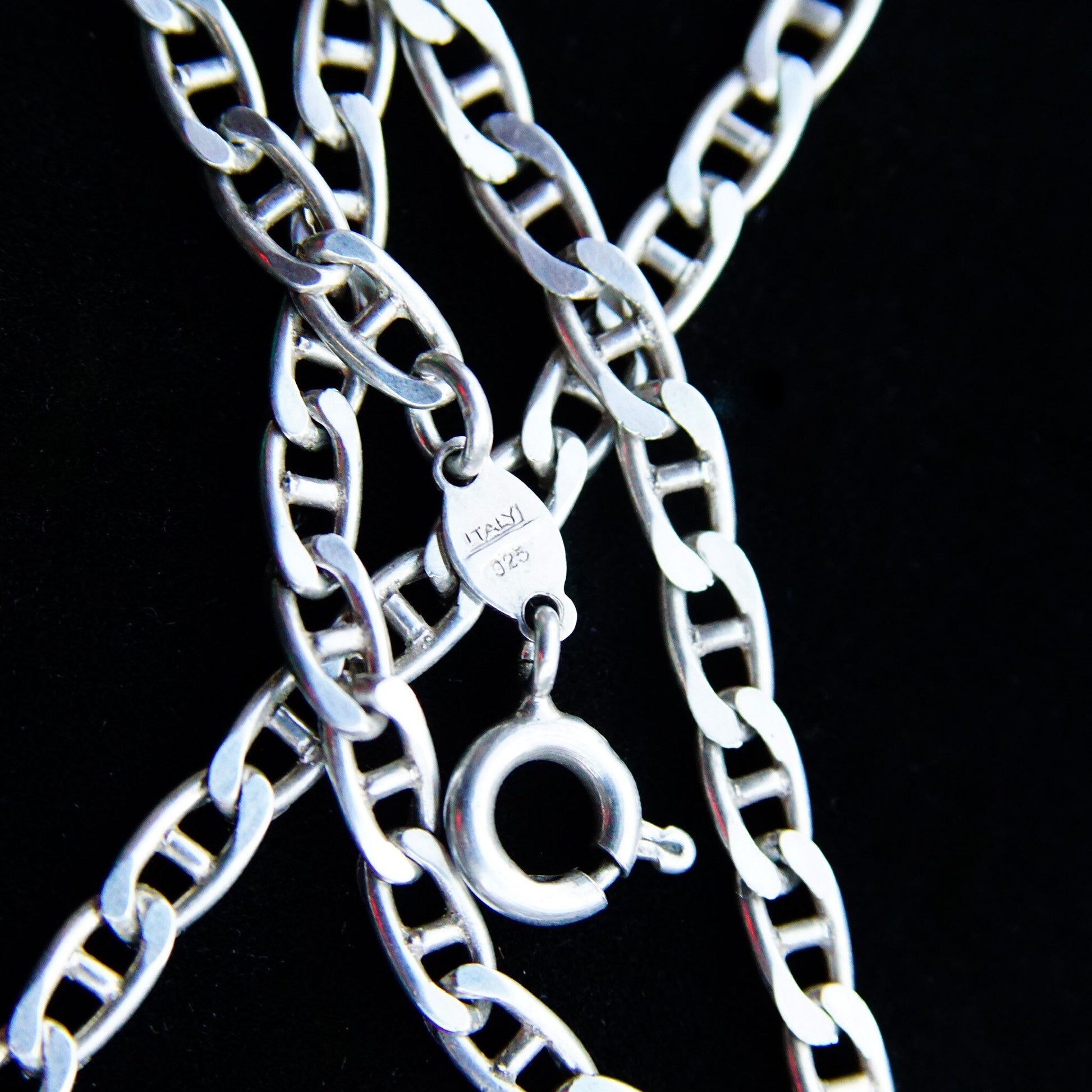 Vintage Italian sterling silver mariner anchor chain necklace, 3.5mm wide links, minimalist unisex solid silver chain, 18.25 inches long, close-up view on black background
