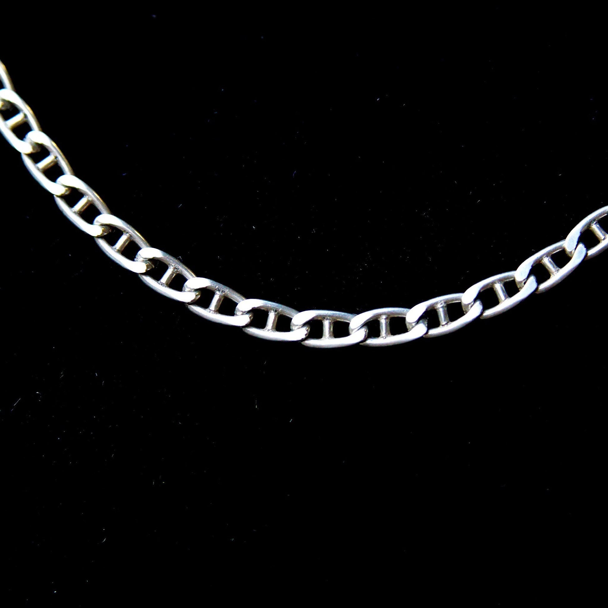 Vintage Italian sterling silver mariner chain necklace, 3.5mm anchor chain links, minimalist unisex solid silver necklace, 18 1/4 inches long, on black background