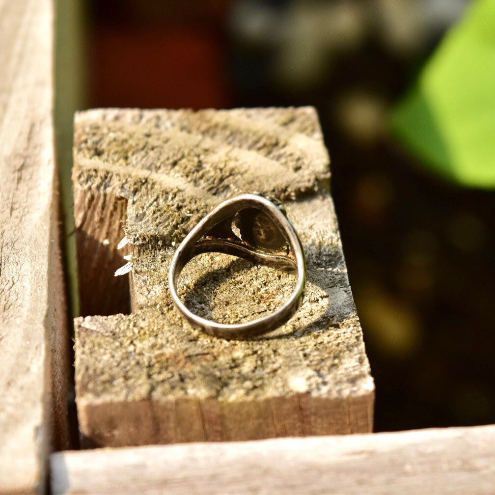 Vintage Native American Sterling Silver Green Turquoise Ring, Oxidized Silver Setting, Hammered Designs, Shield Ring, Size 6.5 US