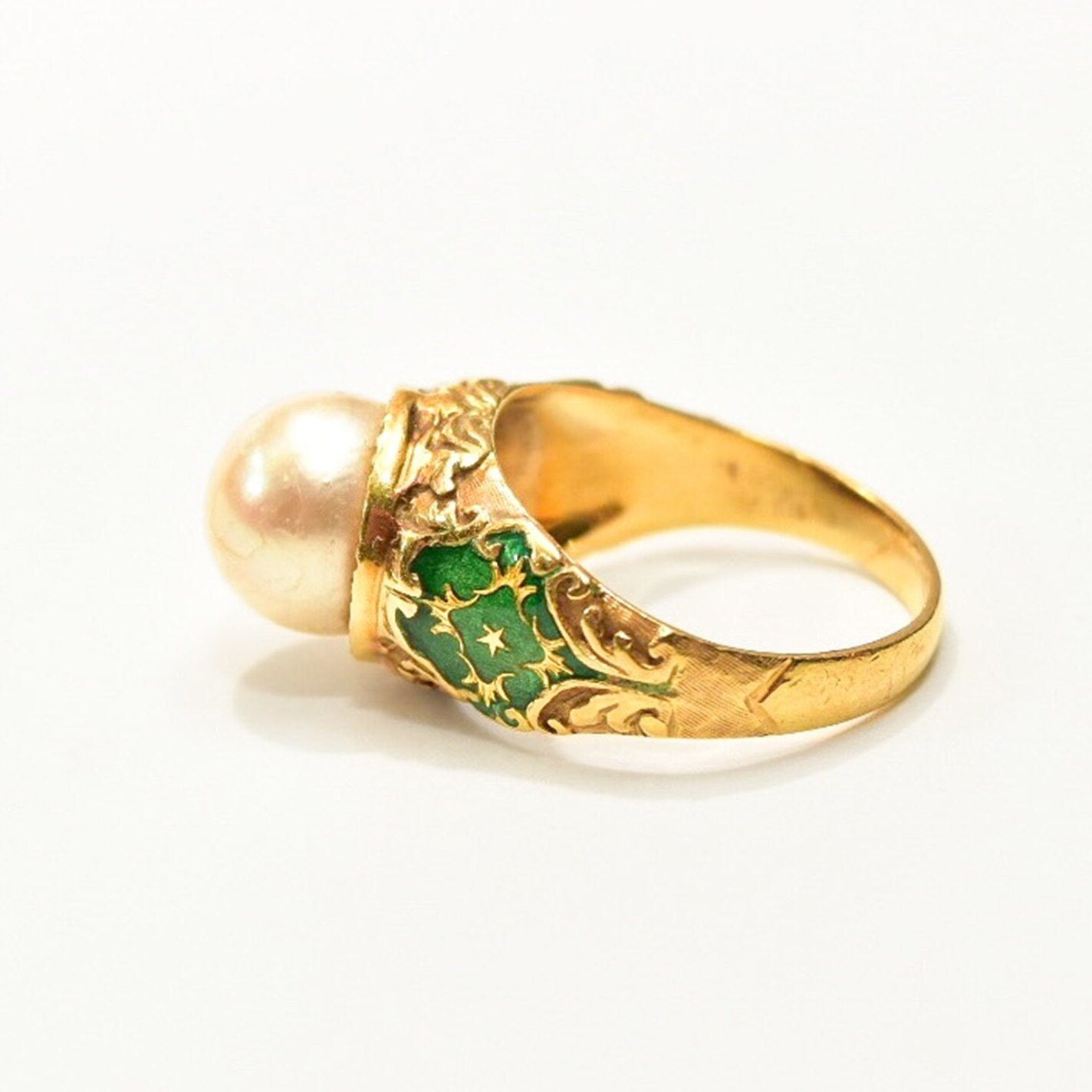 Vintage 18K gold Art Deco pearl solitaire ring with emerald green guilloche enamel bombe designs, cocktail statement ring, size 6 US