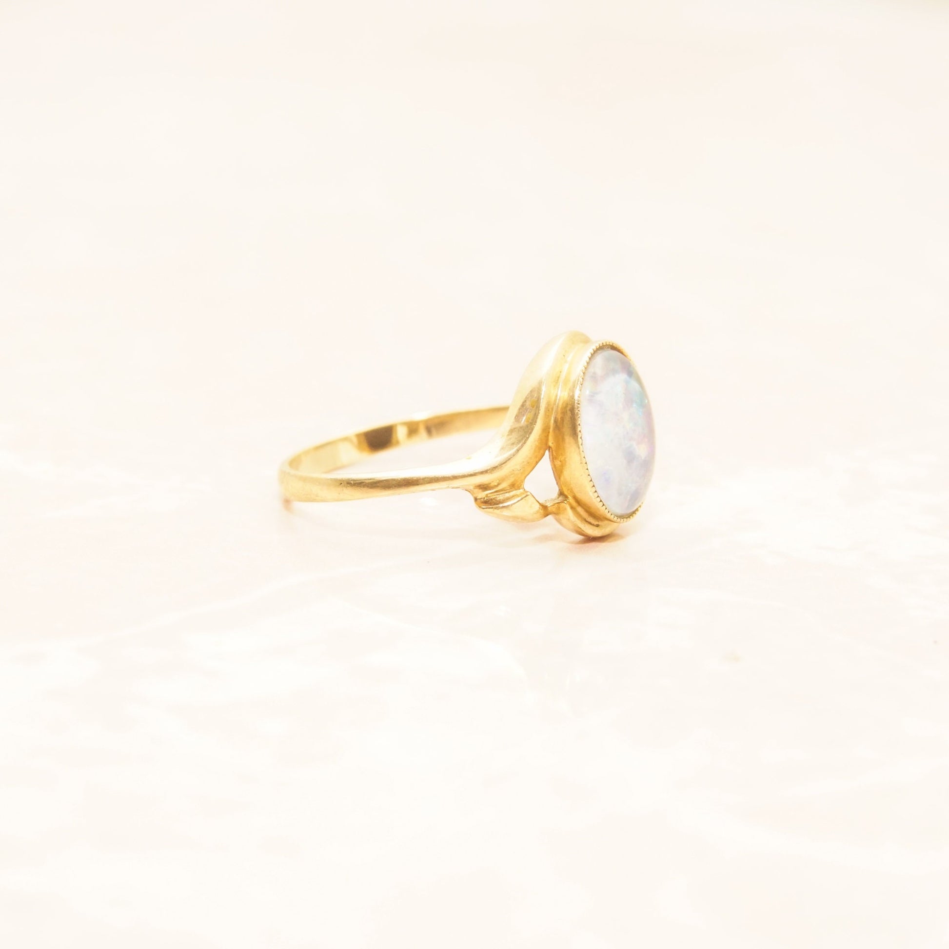 10K yellow gold opal triplet cocktail ring, estate jewelry, size 8 1/4 US