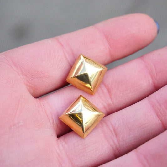 14K Pyramid Post Earrings, Square Gold Stud Earrings, Minimalist Gold Earrings With Rounded Pyramid Design, 14K Gold Jewelry