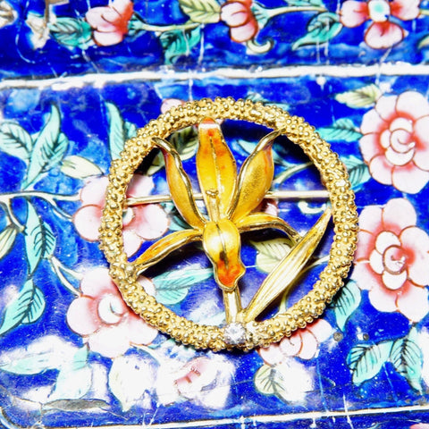 Vintage 18K Yellow Gold Enamel Flower & Accent Diamond Brooch, .06 CT Brilliant Diamond, Stipple Textured Gold Circle Pin, 1 1/2" Diameter