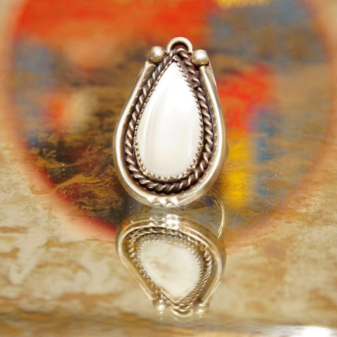 Navajo Sterling Silver Mother Of Pearl Teardrop Ring, Large Iridescent Shell Inlay, Woven Silver Setting, Native American, Size 5 US - Good's Vintage