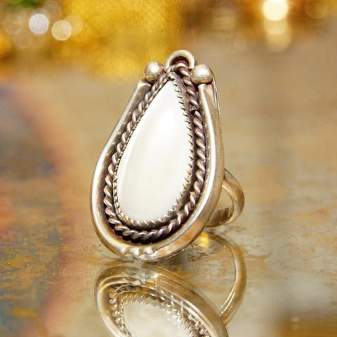 Navajo Sterling Silver Mother Of Pearl Teardrop Ring, Large Iridescent Shell Inlay, Woven Silver Setting, Native American, Size 5 US - Good's Vintage