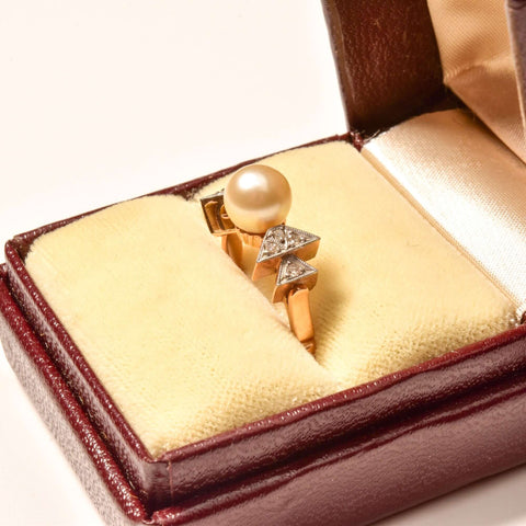 Art Deco Two-Tone Pearl Diamond Accent Ring In 18K Gold, White-Gold Triangular Silhouettes, 5 1/4 US