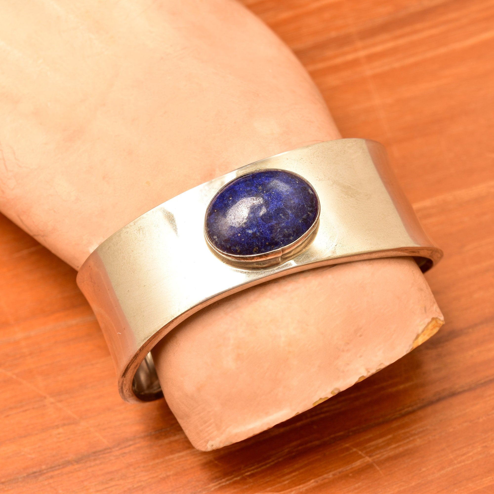 Stunning deals 925 Sterling Silver Lapis Lazuli Cuff Bracelet