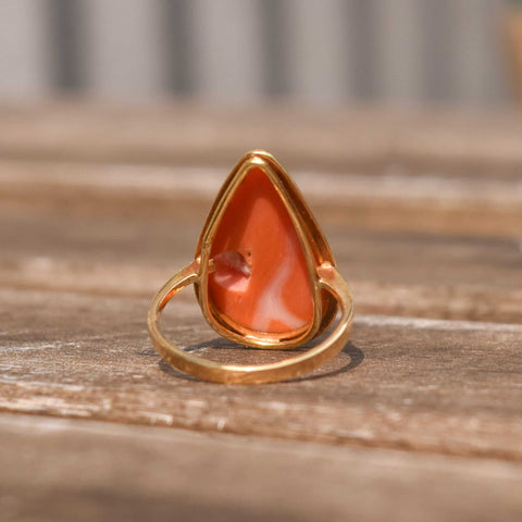 18K Pearl Coral Cabochon Ring In Yellow Gold, Teardrop Setting, Statement Ring, Estate Jewelry, 7 3/4 US