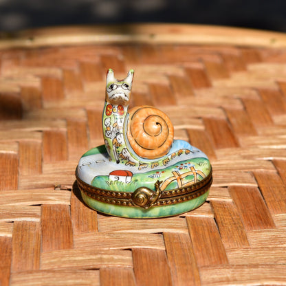 Rare Limoges France Painted Snail Box Figurine, Signed 'L.J' Peint Main Limoges France Trinket Box, 2" H