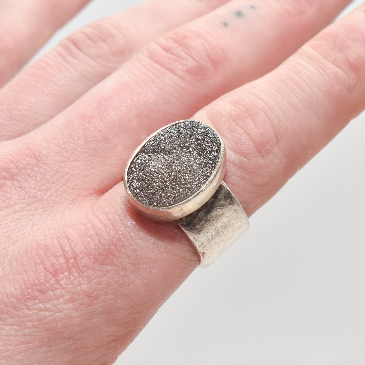 Sparkly Sterling Silver Druzy Quartz Ring, Chunky Hammered Ring, Gemstone Jewelry, Size 10 1/4 US
