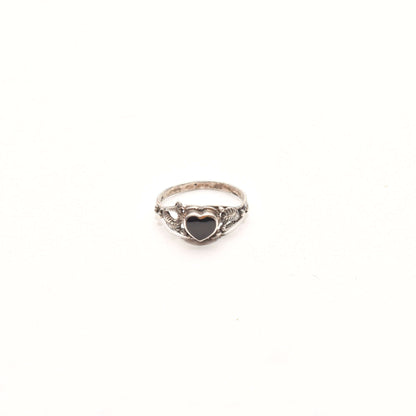 Dainty Sterling Silver Onyx Heart Ring W/ Leaf Motifs, Cute Stacking Ring, Valentines Day Gift, 5 3/4 US